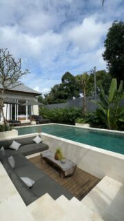 Luxury & serenity in the middle of ubud's jungle? Let's talk about villa Anahata ✨💫!
#bali #baliindonesia #baliinvestment #balilife  #baliindonesia #baliisland #balidaily #balitrip #baliunited #balitravel #baliholiday #baliguide #balivibes #luxurybalivilla #balivacation #balihome #balivilla #balibeach #balilifestyle #balivillas #balilove #balitour #baliadvisor #explorebali #voyage #voyageursdumonde #voyages #voyageuse #globetrotter #traveller